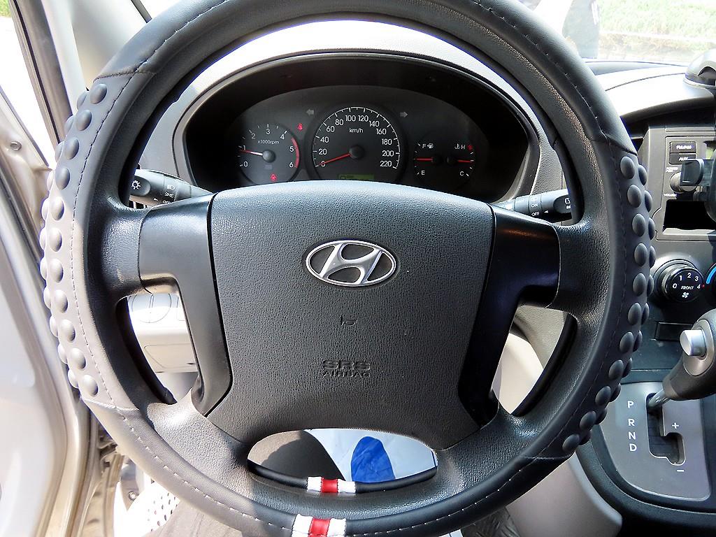 HYUNDAI Starex - Vista 10
