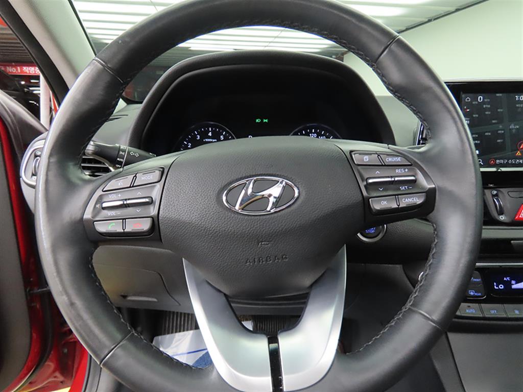 HYUNDAI i30 - Vista 10