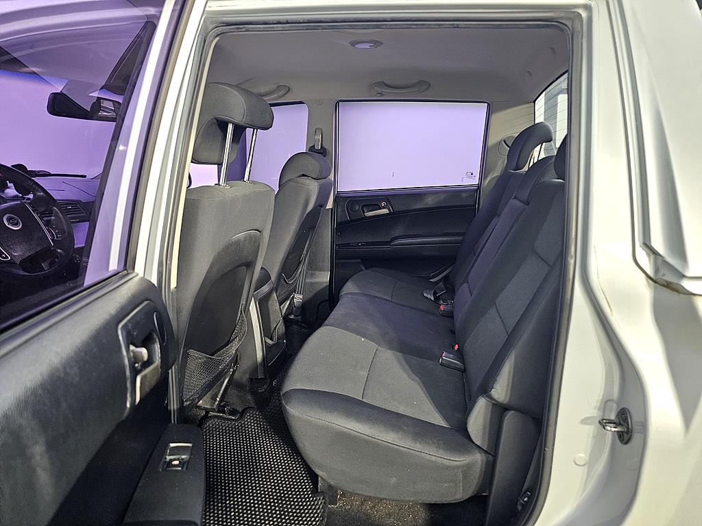 Ssangyong Korando - Vista 11