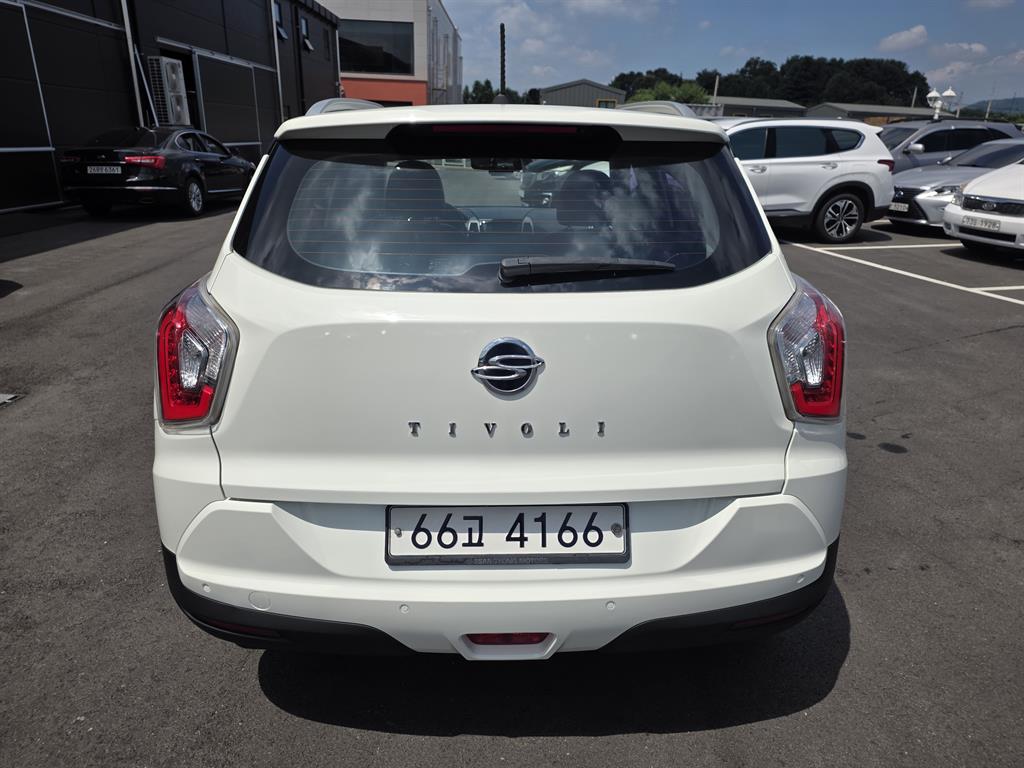 Ssangyong Tivoli - Vista 6