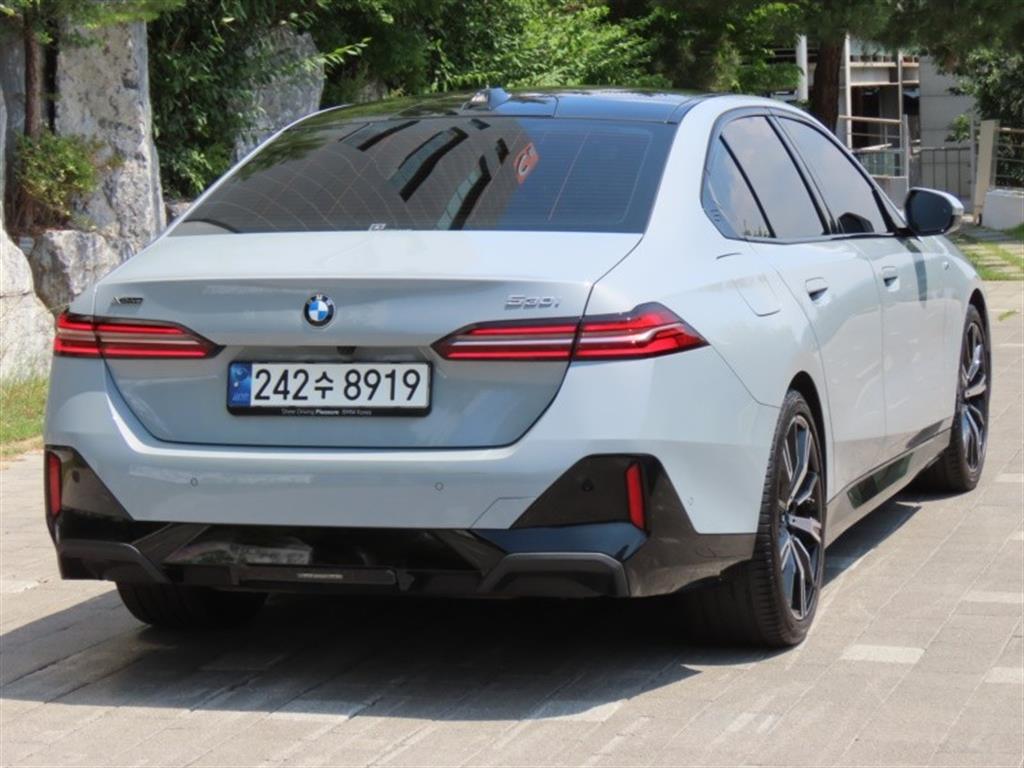 BMW 5 Series - Vista 3