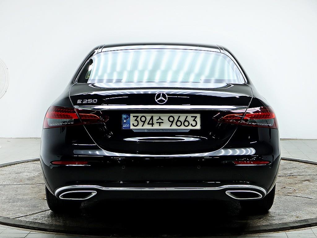Mercedes Benz E class - Vista 3