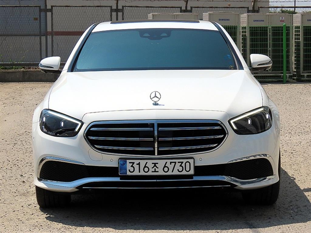 Mercedes Benz E class 2023 Blanco - Importación desde Corea - HF Imports Iquique - Foto 1