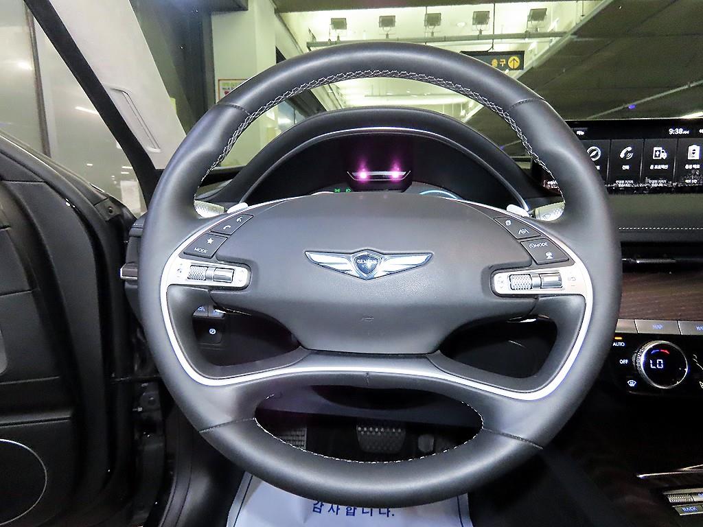 Genesis G80 - Vista 10