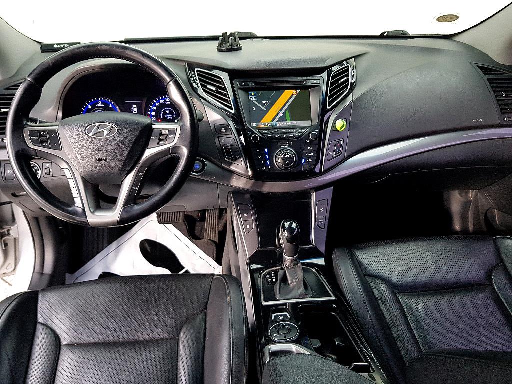 HYUNDAI i40 - Vista 7