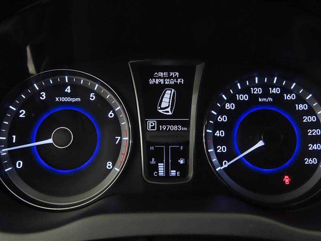 HYUNDAI Grandeur - Vista 11