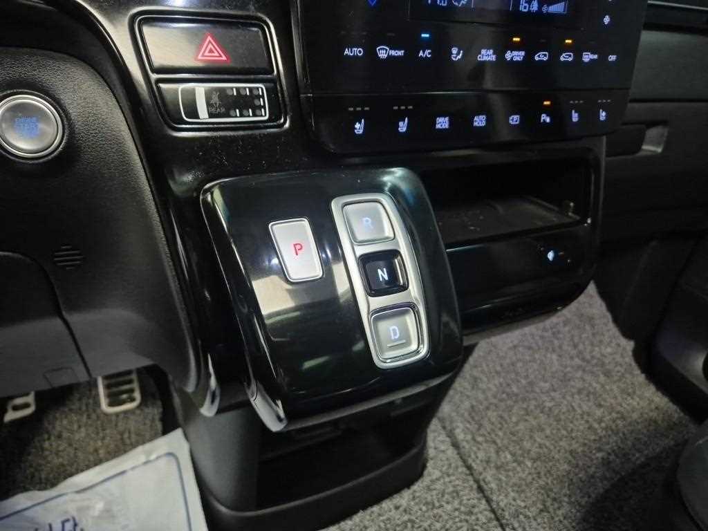 HYUNDAI Staria - Vista 10