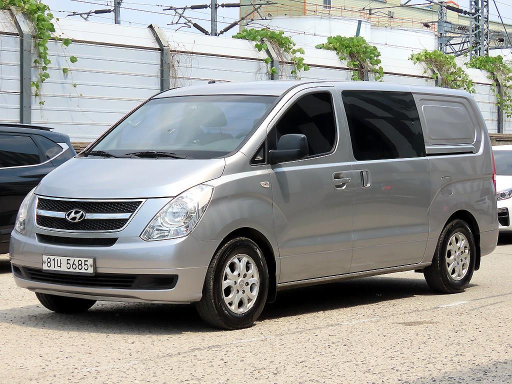 HYUNDAI Starex - Vista 2