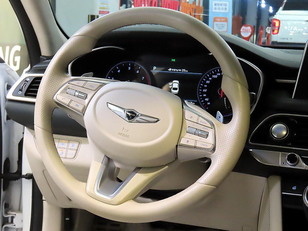 Genesis G70 - Vista 10