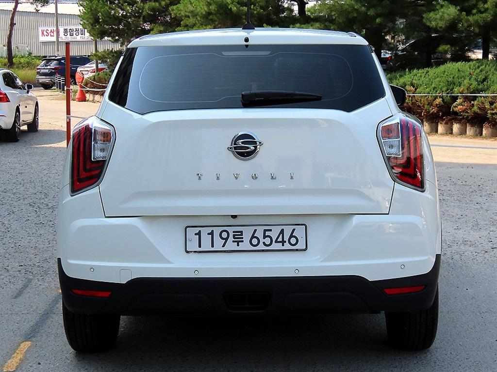 Ssangyong Tivoli - Vista 6