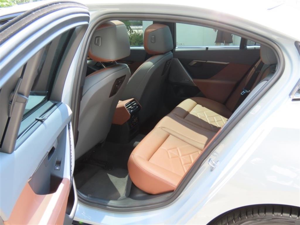 BMW 5 Series 2024 - Importación desde Corea - HF Imports Iquique - Foto 16