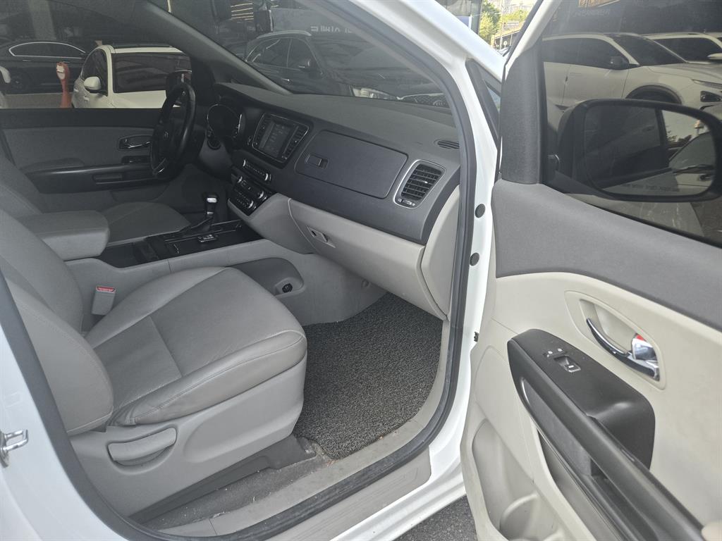KIA Carnival 2018 Blanco - Importación desde Corea - HF Imports Iquique - Foto 20