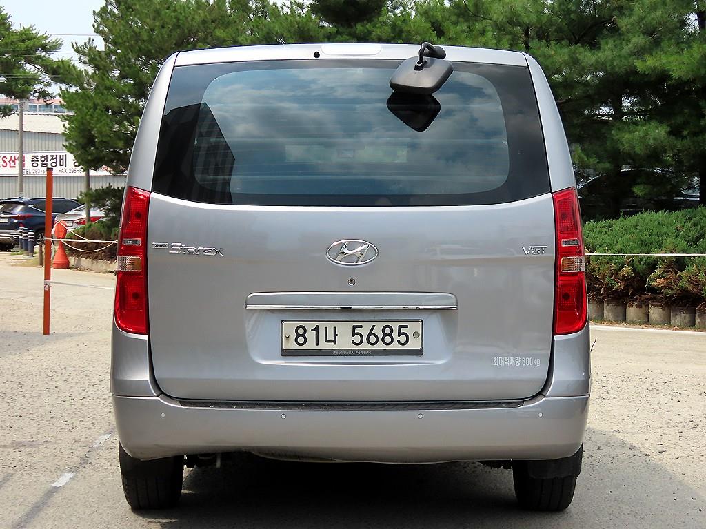 HYUNDAI Starex - Vista 6