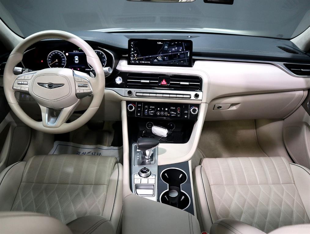 Genesis G70 - Vista 7