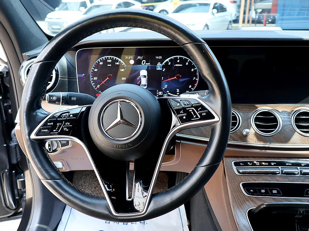Mercedes Benz E class - Vista 10