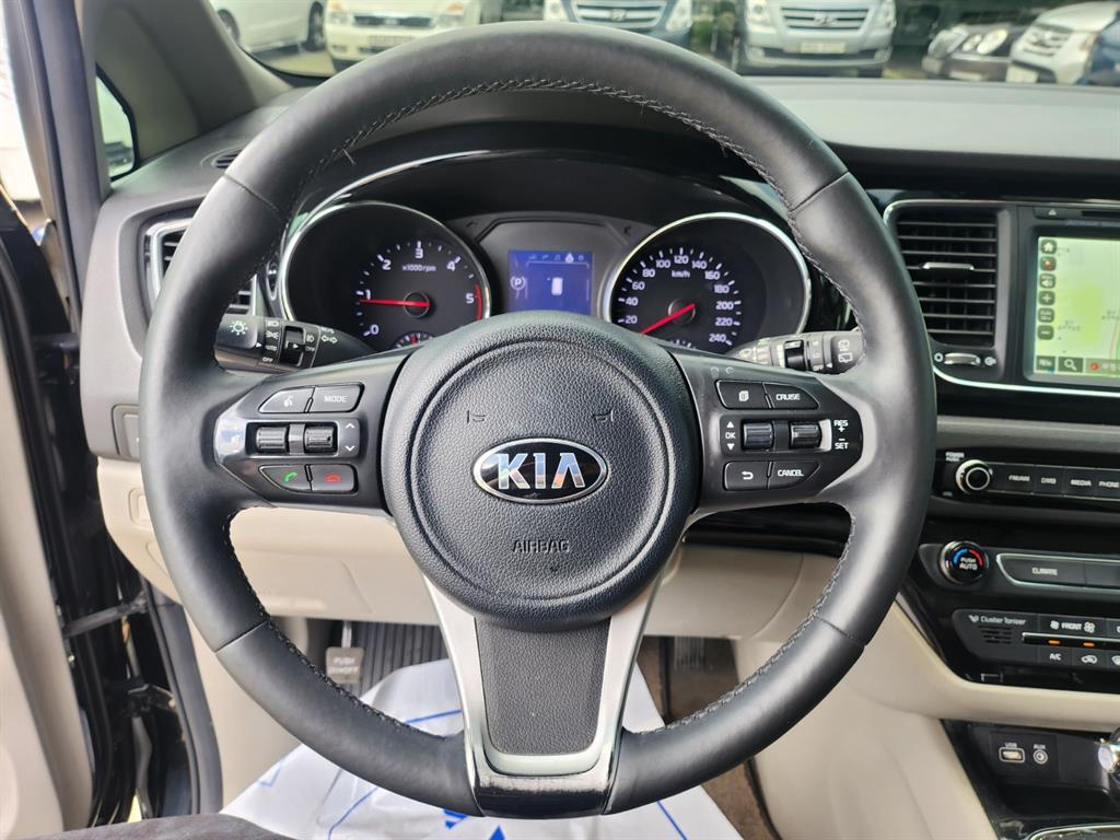 KIA Carnival 2016 Negro - Importación desde Corea - HF Imports Iquique - Foto 13