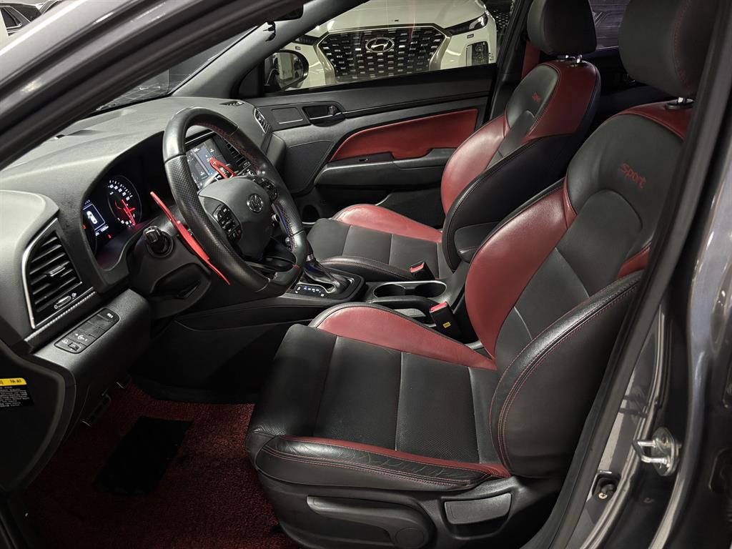 HYUNDAI Avante - Vista 11