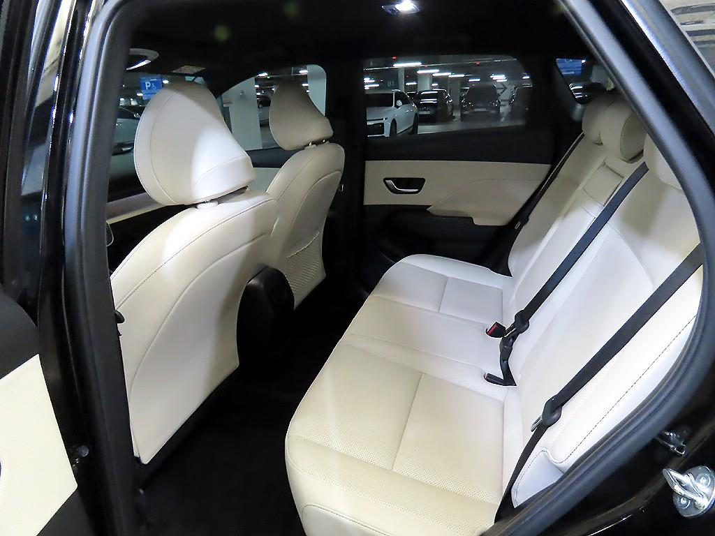 HYUNDAI Kona - Vista 9