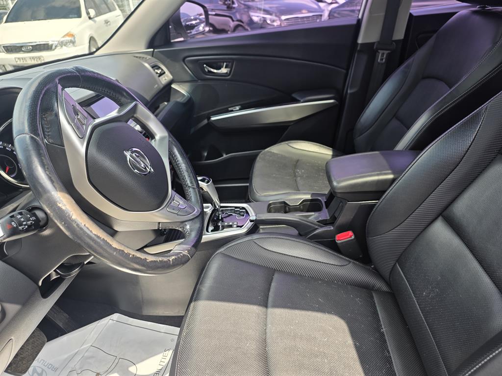 Ssangyong Tivoli - Vista 12