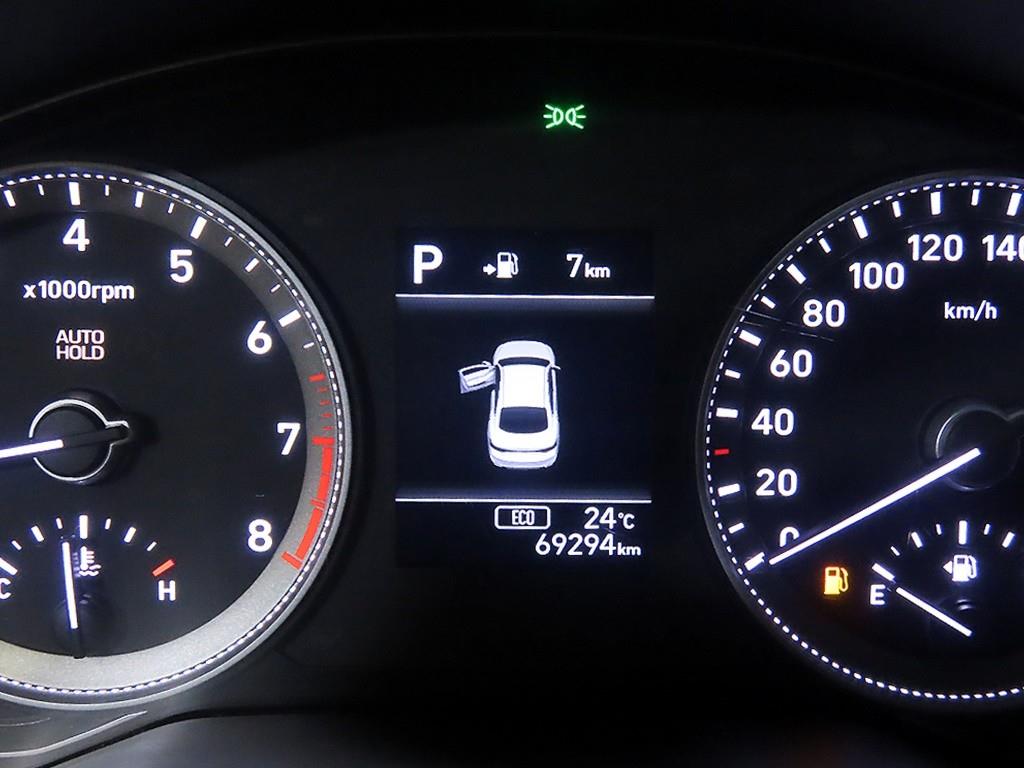 HYUNDAI Grandeur - Vista 11