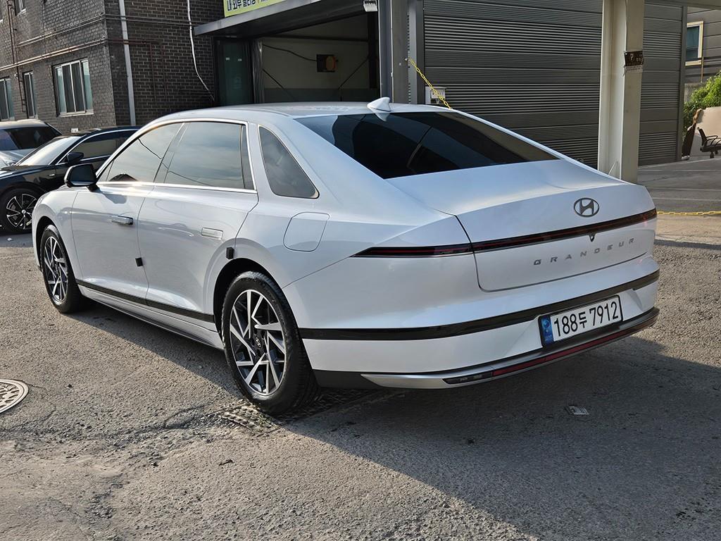 HYUNDAI Grandeur - Vista 3