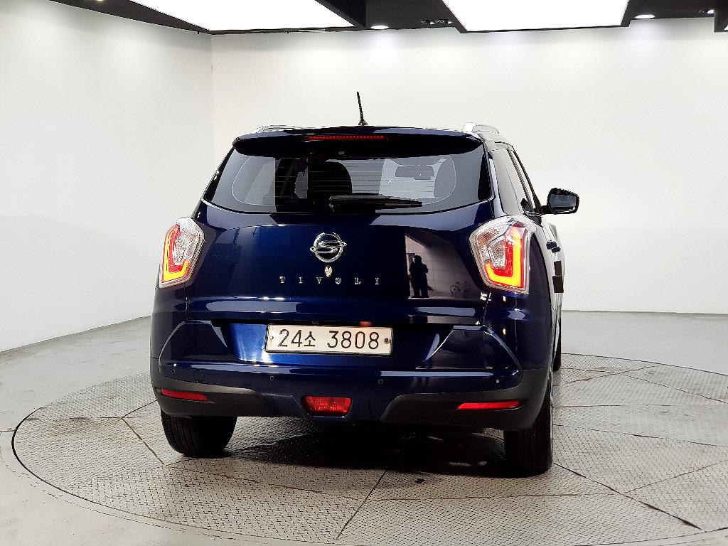 Ssangyong Tivoli - Vista 3