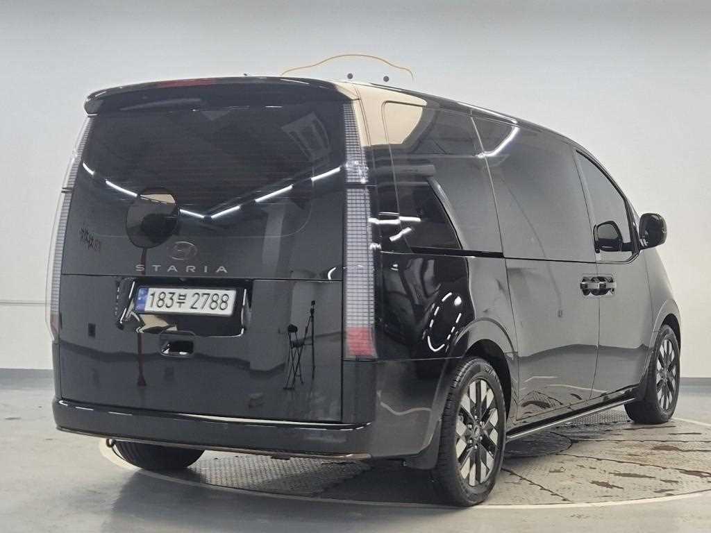 HYUNDAI Staria - Vista 3