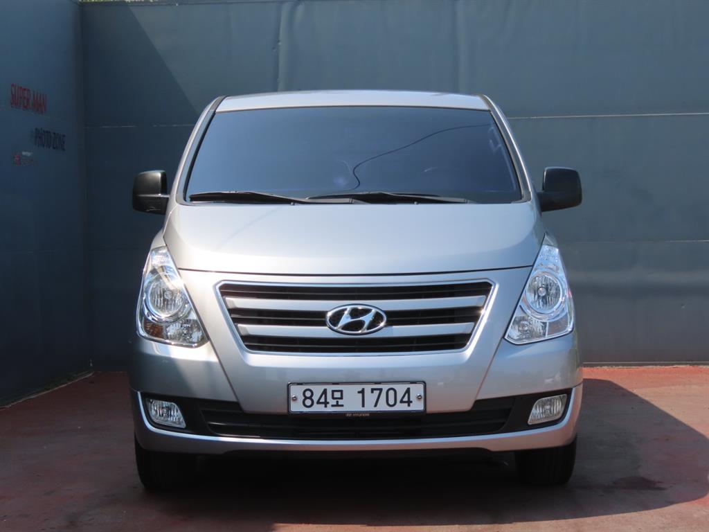 HYUNDAI Starex - Vista 2