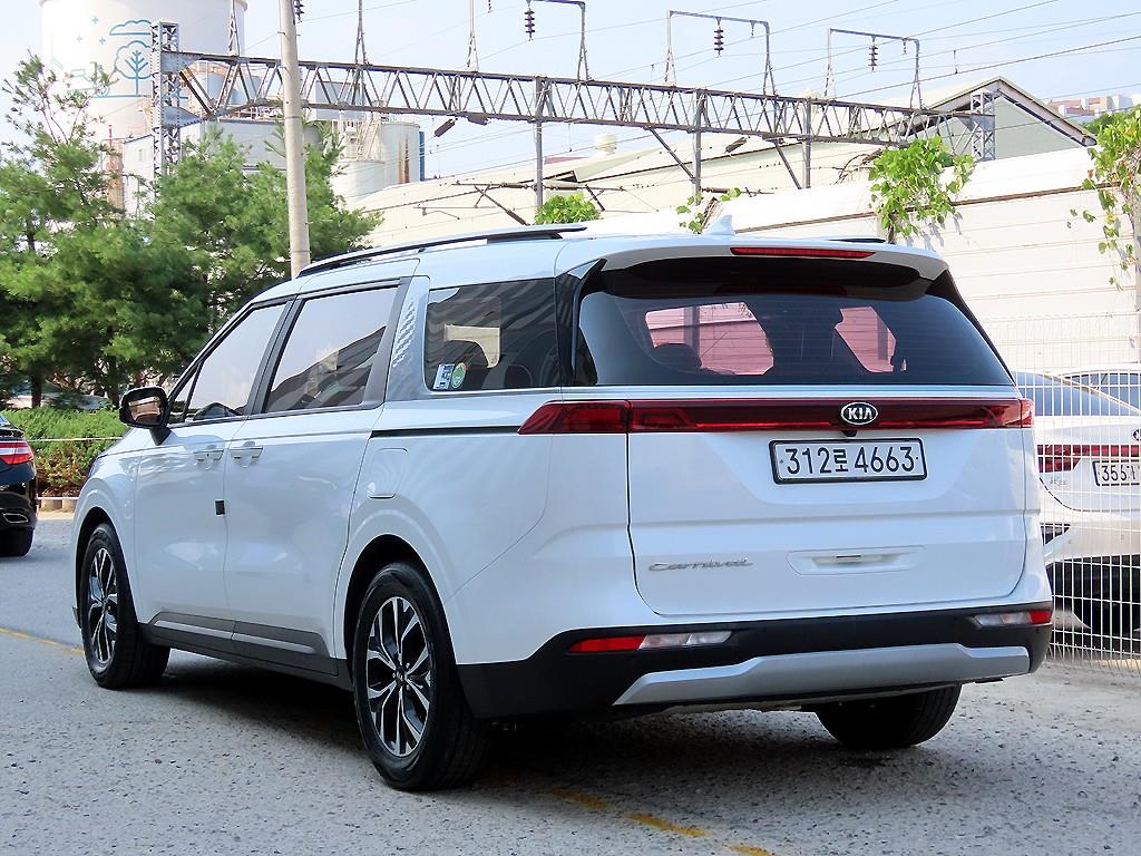 KIA Carnival - Vista 3