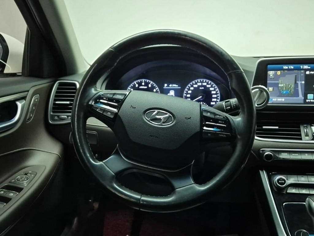 HYUNDAI Grandeur - Vista 11