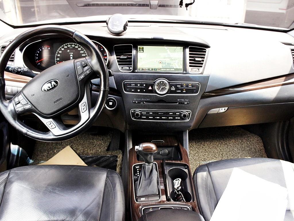KIA K7 - Vista 9