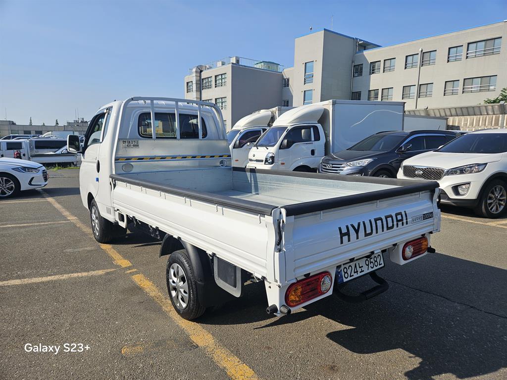 Small Truck Cargo (small) - Vista 3