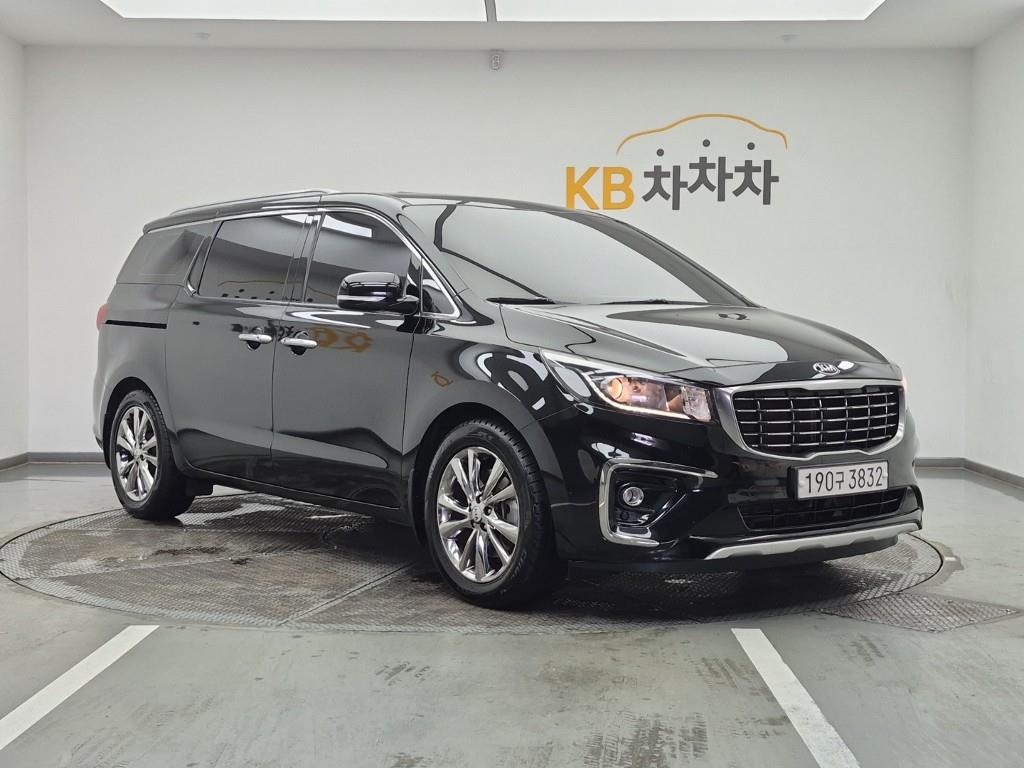 KIA Carnival - Vista 2