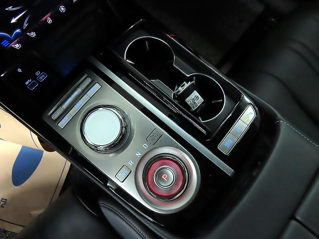 Genesis G80 - Vista 12