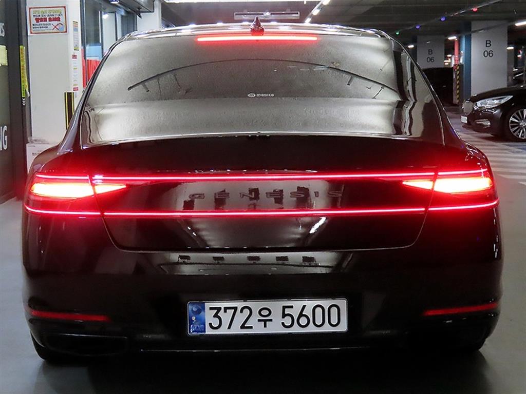 Genesis G90 - Vista 7