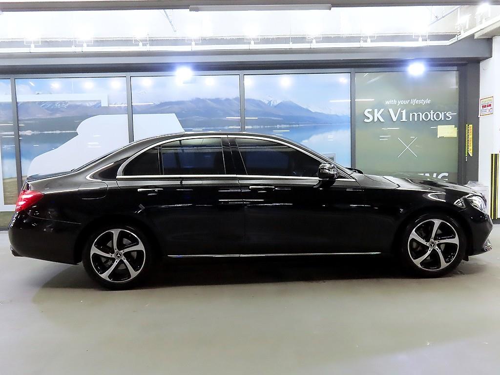 Mercedes Benz E class - Vista 3