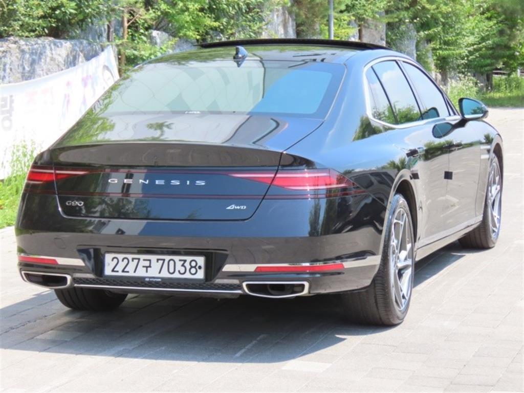 Genesis G90 - Vista 3