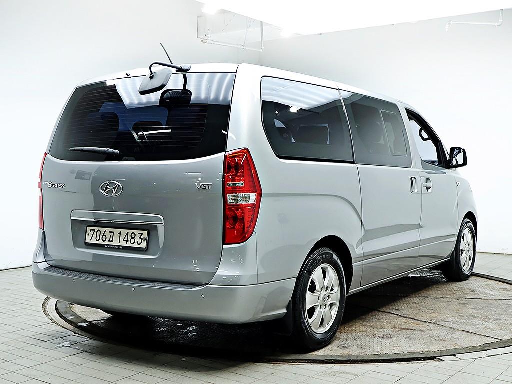 HYUNDAI Starex - Vista 6