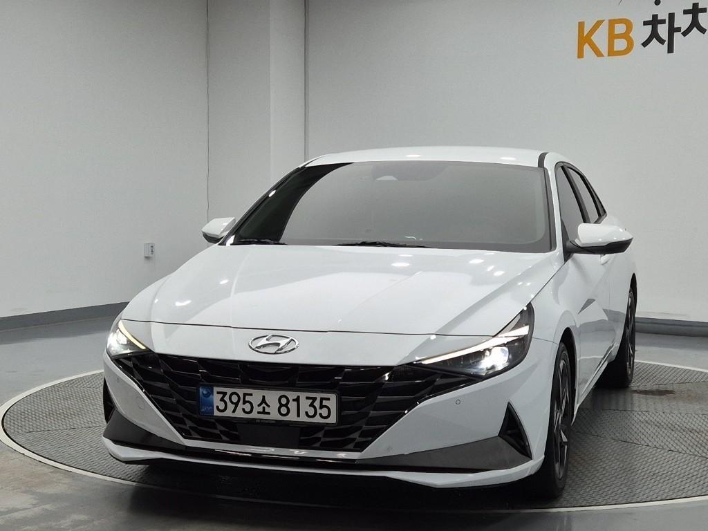 HYUNDAI Avante - Vista 2