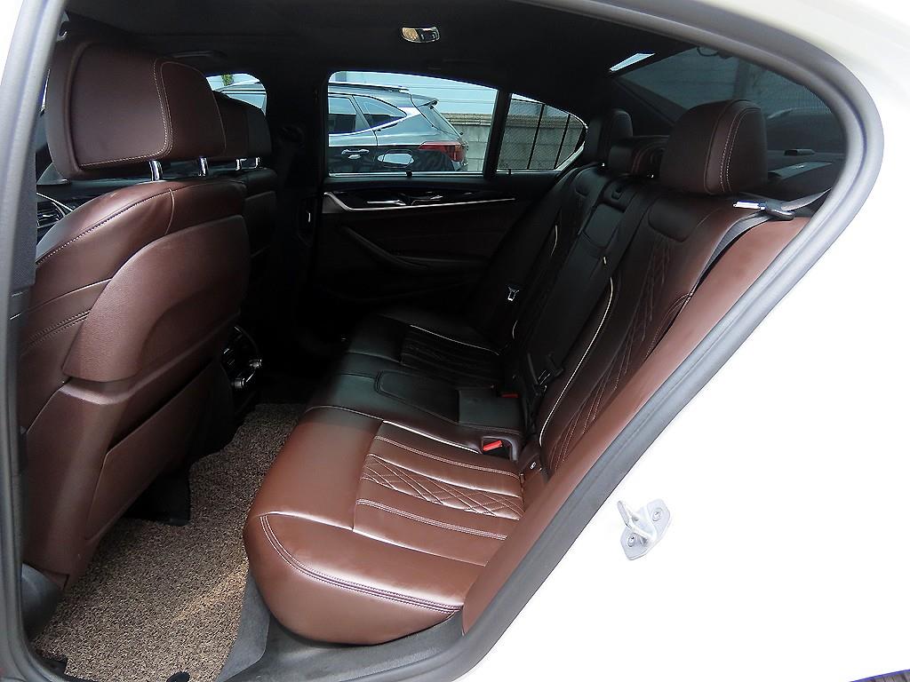 BMW 5 Series - Vista 8