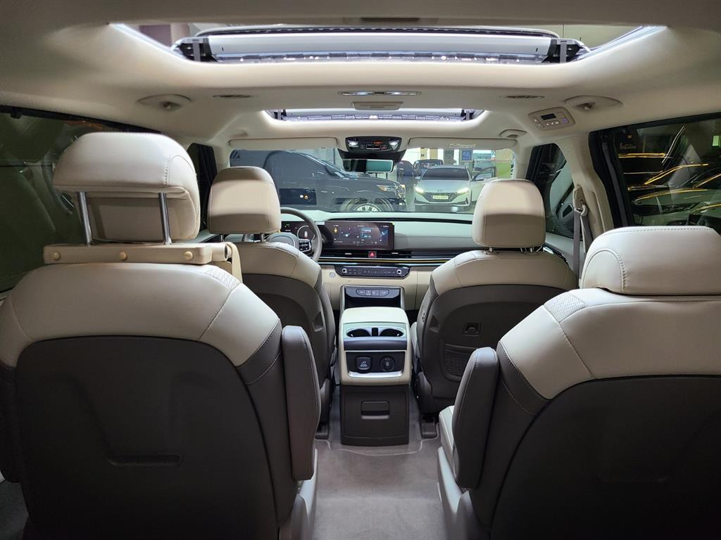 KIA Carnival - Vista 10
