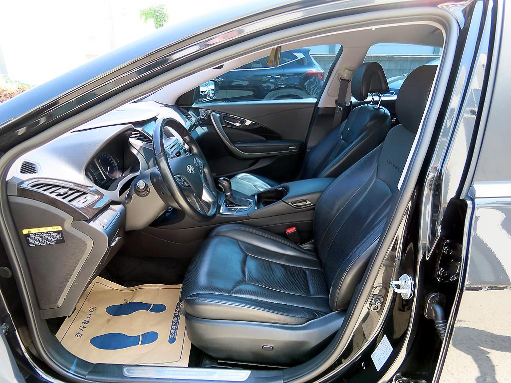 HYUNDAI Grandeur - Vista 7