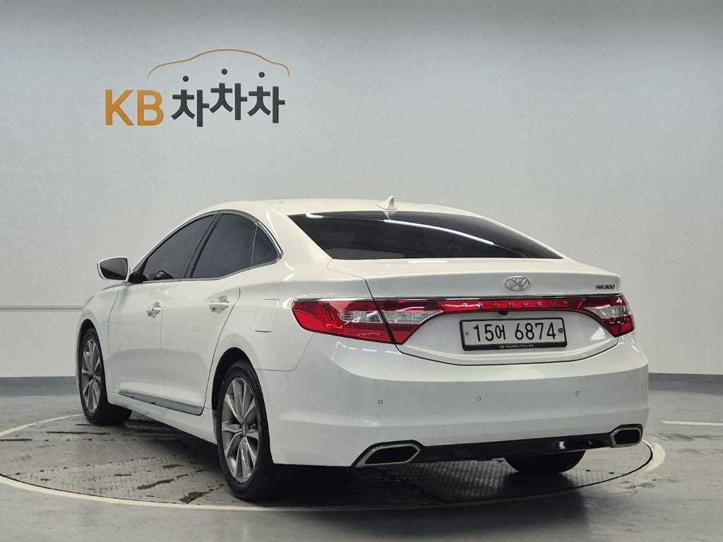 HYUNDAI Grandeur - Vista 2