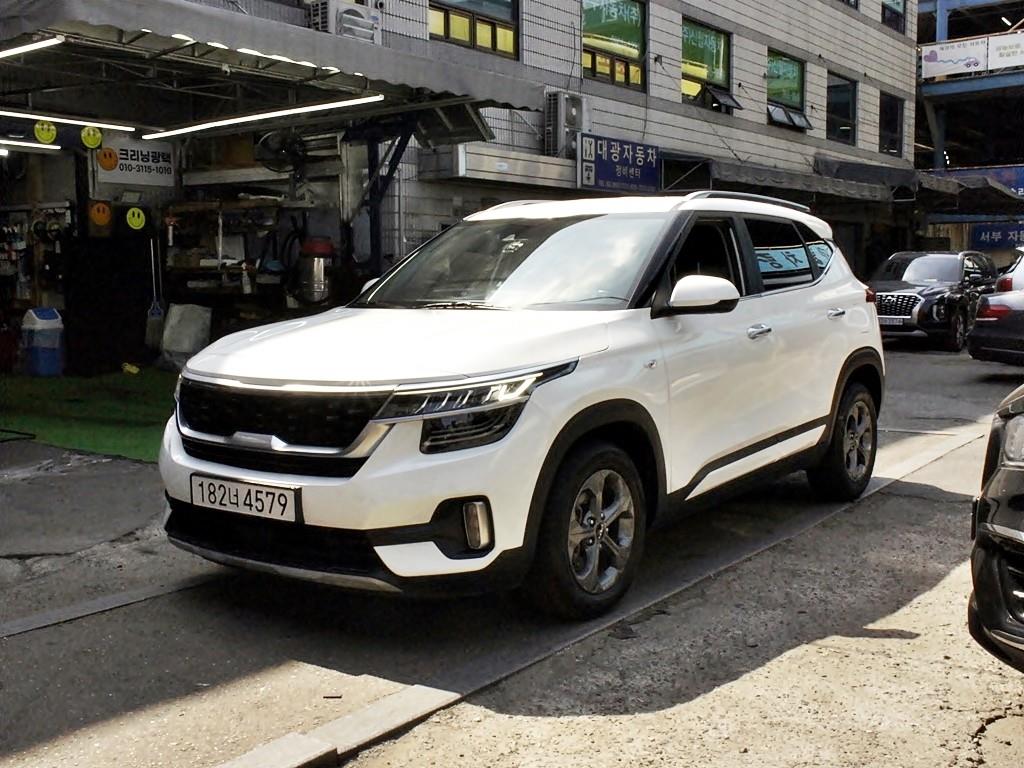 KIA Seltos - Vista 2