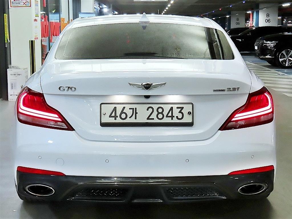 Genesis G70 - Vista 7
