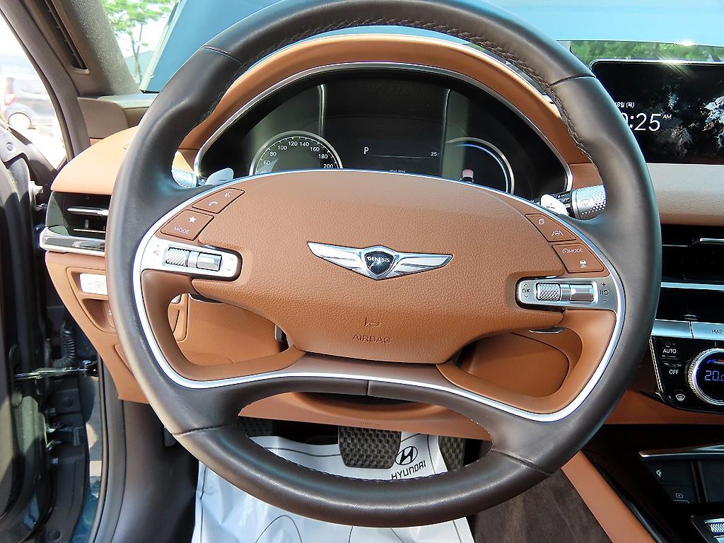 Genesis G80 - Vista 10