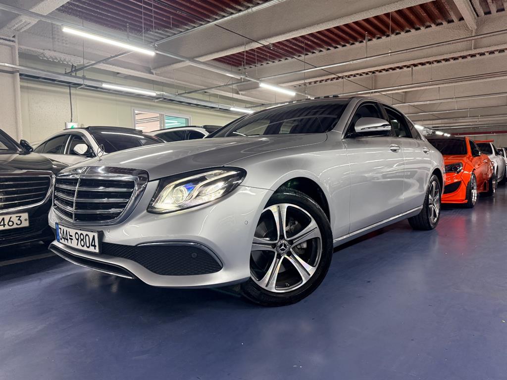 Mercedes Benz E class 2019 Plateado - Importación desde Corea - HF Imports Iquique - Foto 1