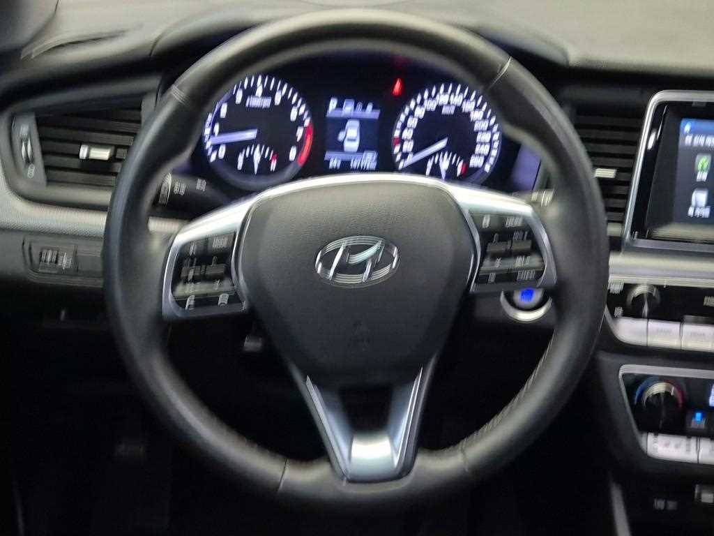 HYUNDAI Sonata - Vista 11