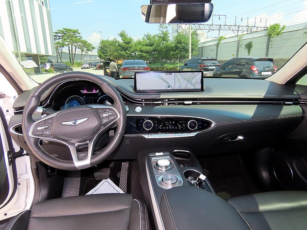 Genesis GV70 - Vista 9