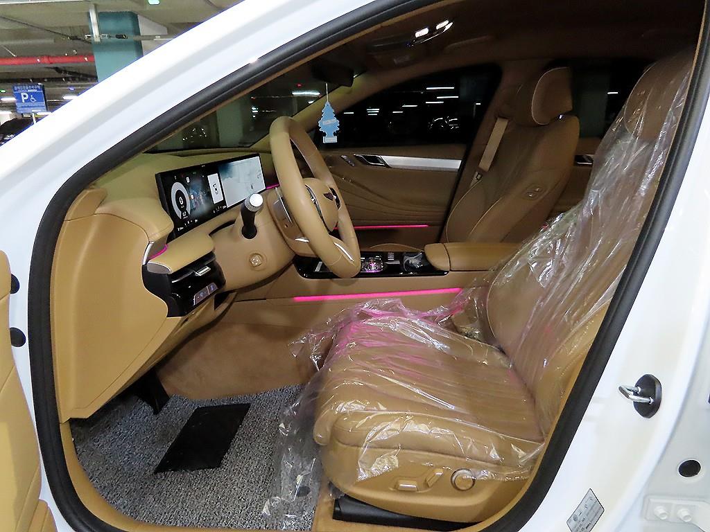 Genesis G80 - Vista 8